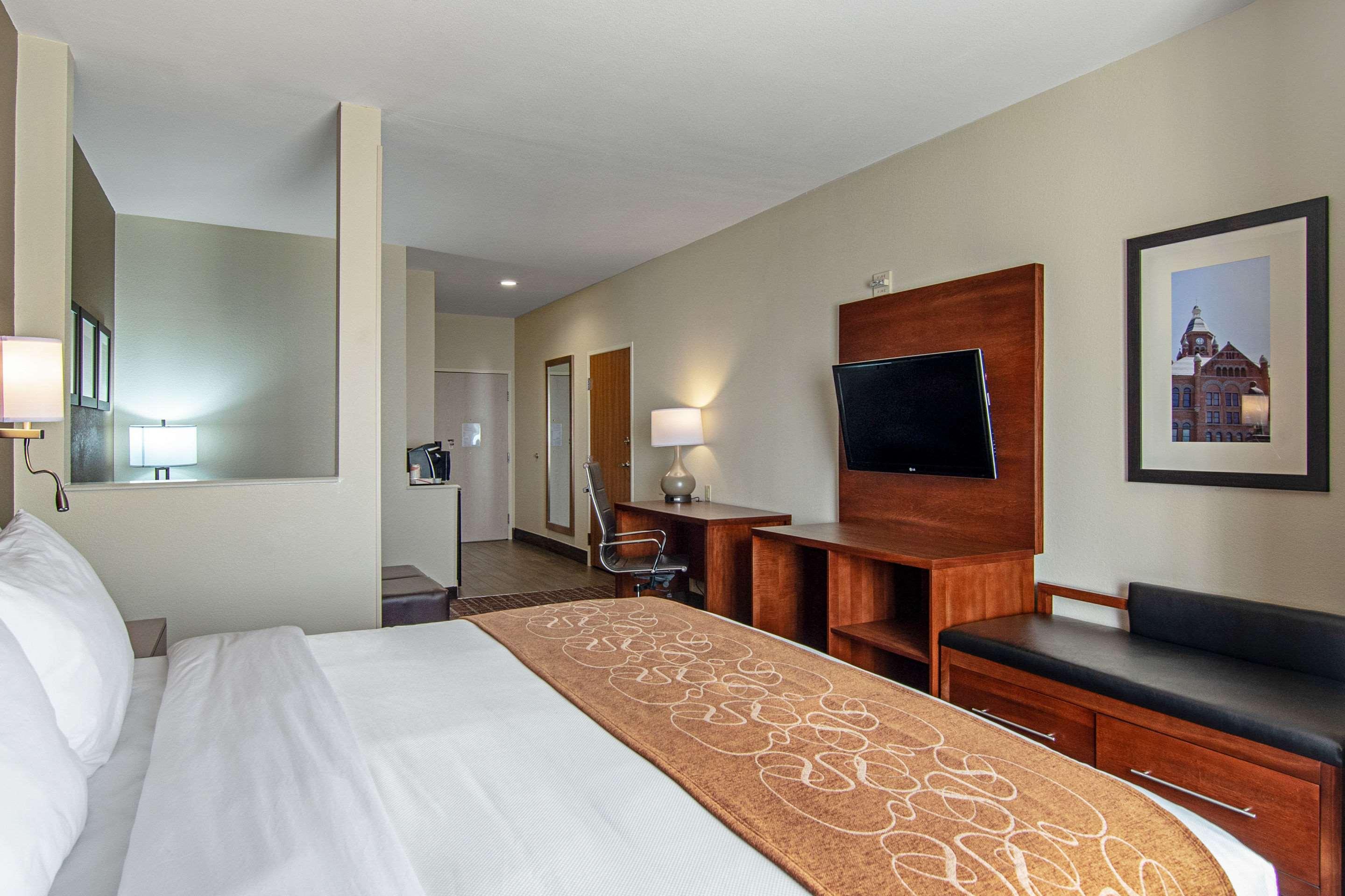 Comfort Suites Nw Dallas Near Love Field מראה חיצוני תמונה