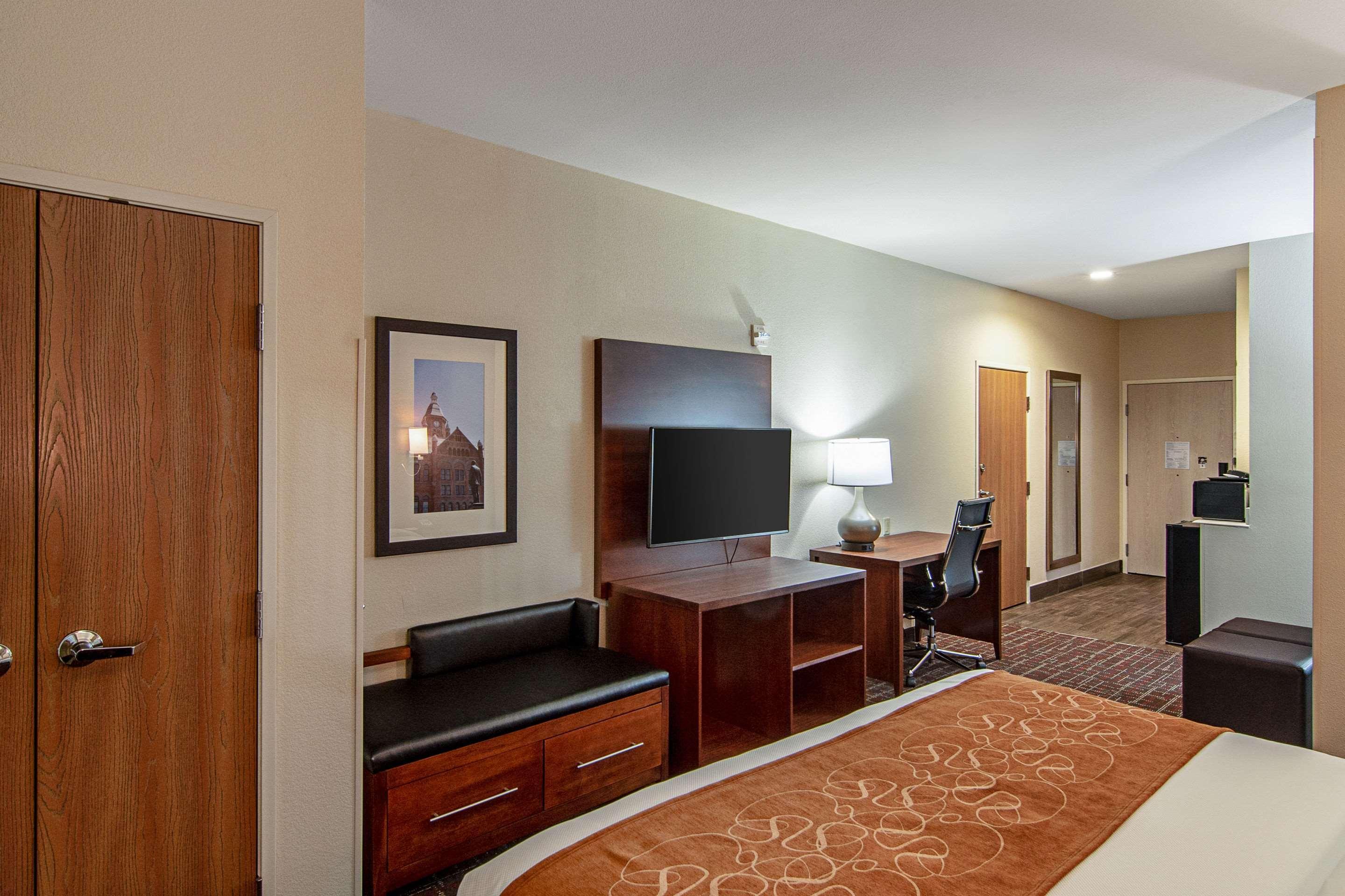 Comfort Suites Nw Dallas Near Love Field מראה חיצוני תמונה