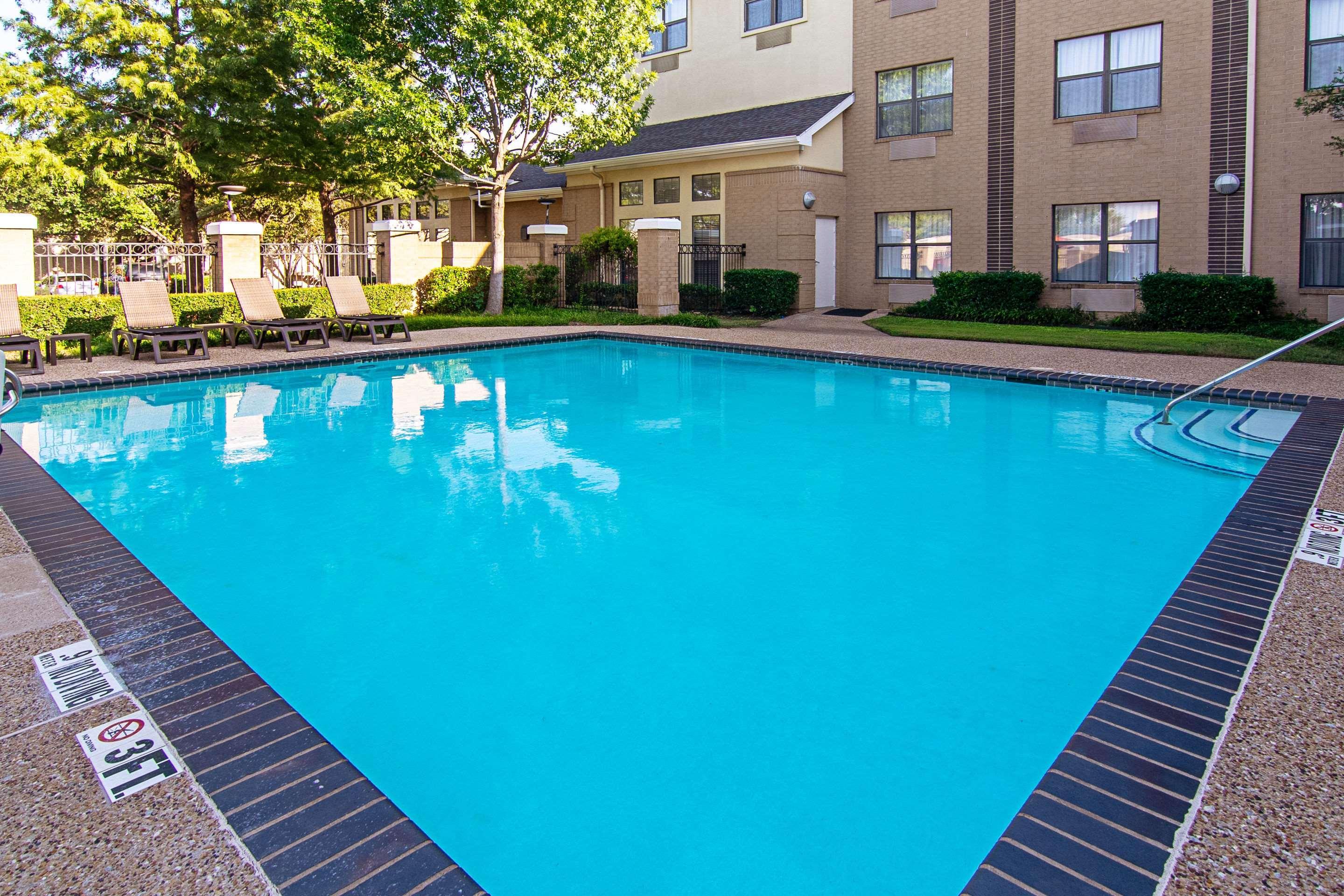 Comfort Suites Nw Dallas Near Love Field מראה חיצוני תמונה